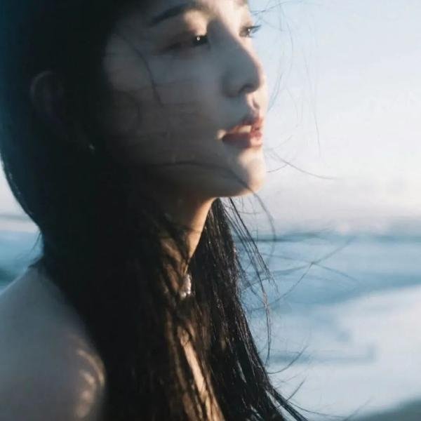 有机体复活实验海报